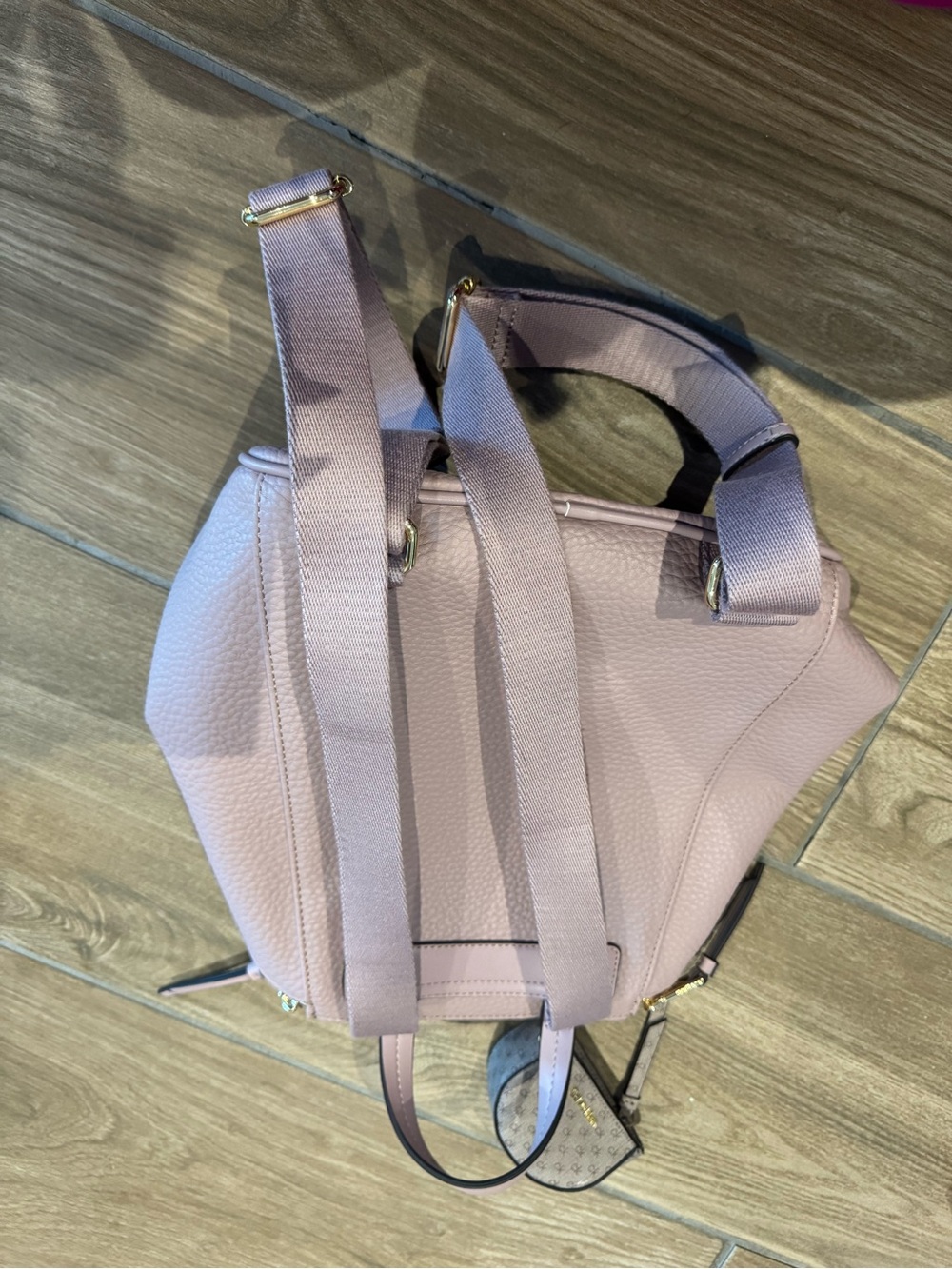 Calvin Klein Zulle Mauve Pebbled Leather Backpack with coin/airpods purse - Picture 13 of 16